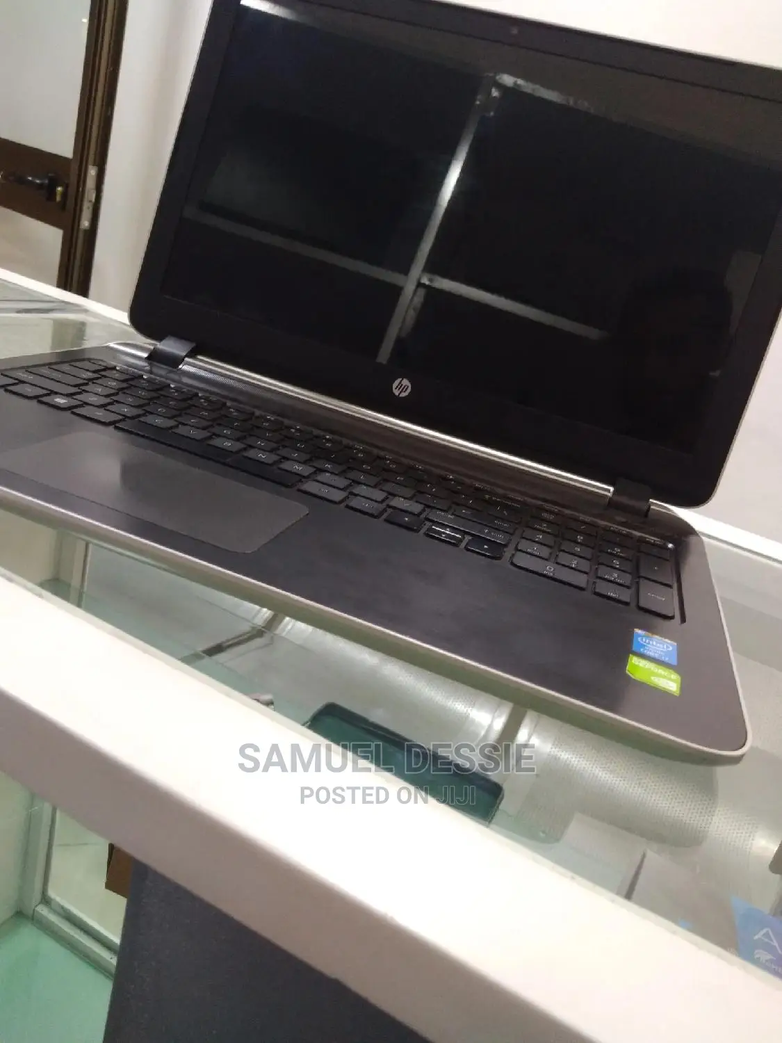 New Laptop HP Pavilion 15 8GB Intel Core I7 HDD 1T