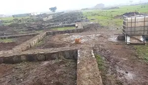 140 ካሜ የማህበር ቦታ አቅጣጫ መንገድ ያዋስናል 150 ካሬ ትርፍ ቦታ ያለው