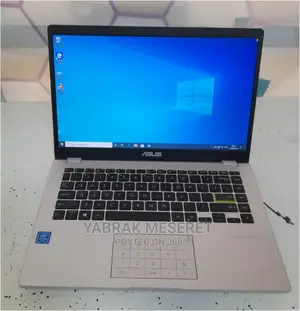 Photo - Laptop Asus VivoBook 15 X505BA 4GB Intel Xeon SSD 128GB