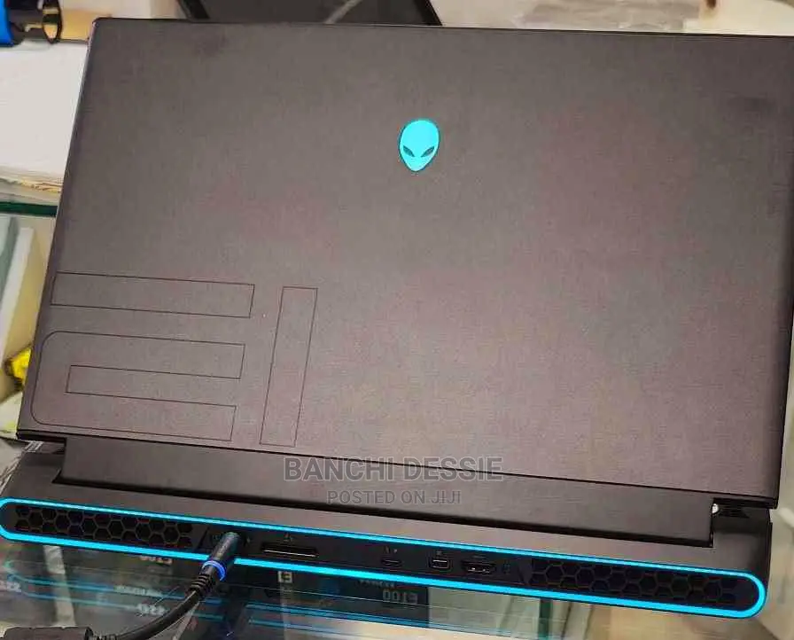 New Laptop Alienware Area-51m 32GB Intel Core i9 SSD 1T