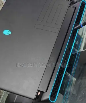 New Laptop Alienware Area-51m 32GB Intel Core I9 SSD 1T
