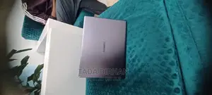 New Laptop Huawei Matebook D 15 8GB Intel Core I5 SSD 512GB