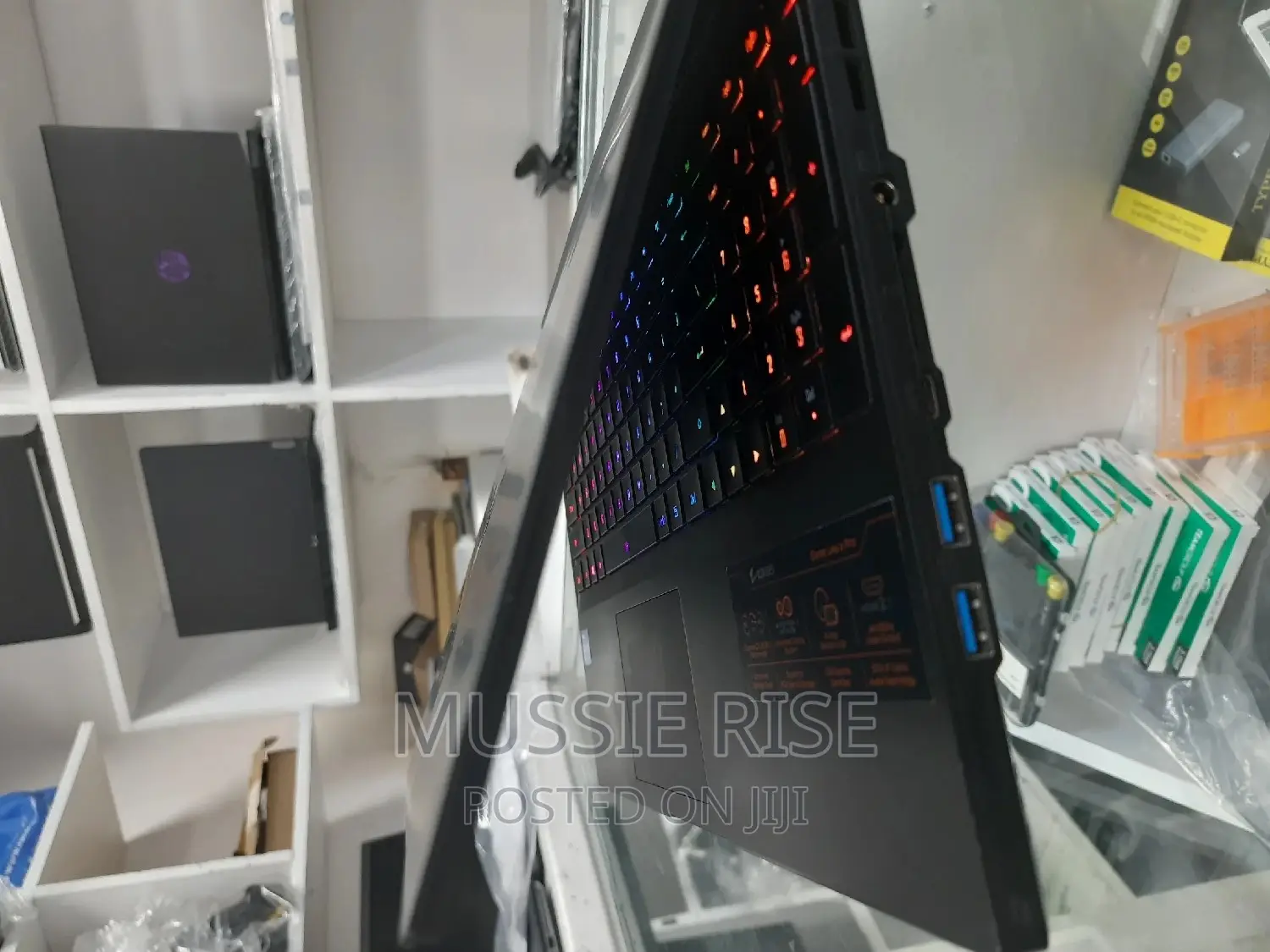 New Laptop Gigabyte AORUS 15P 16GB Intel Core I7 SSD 512GB