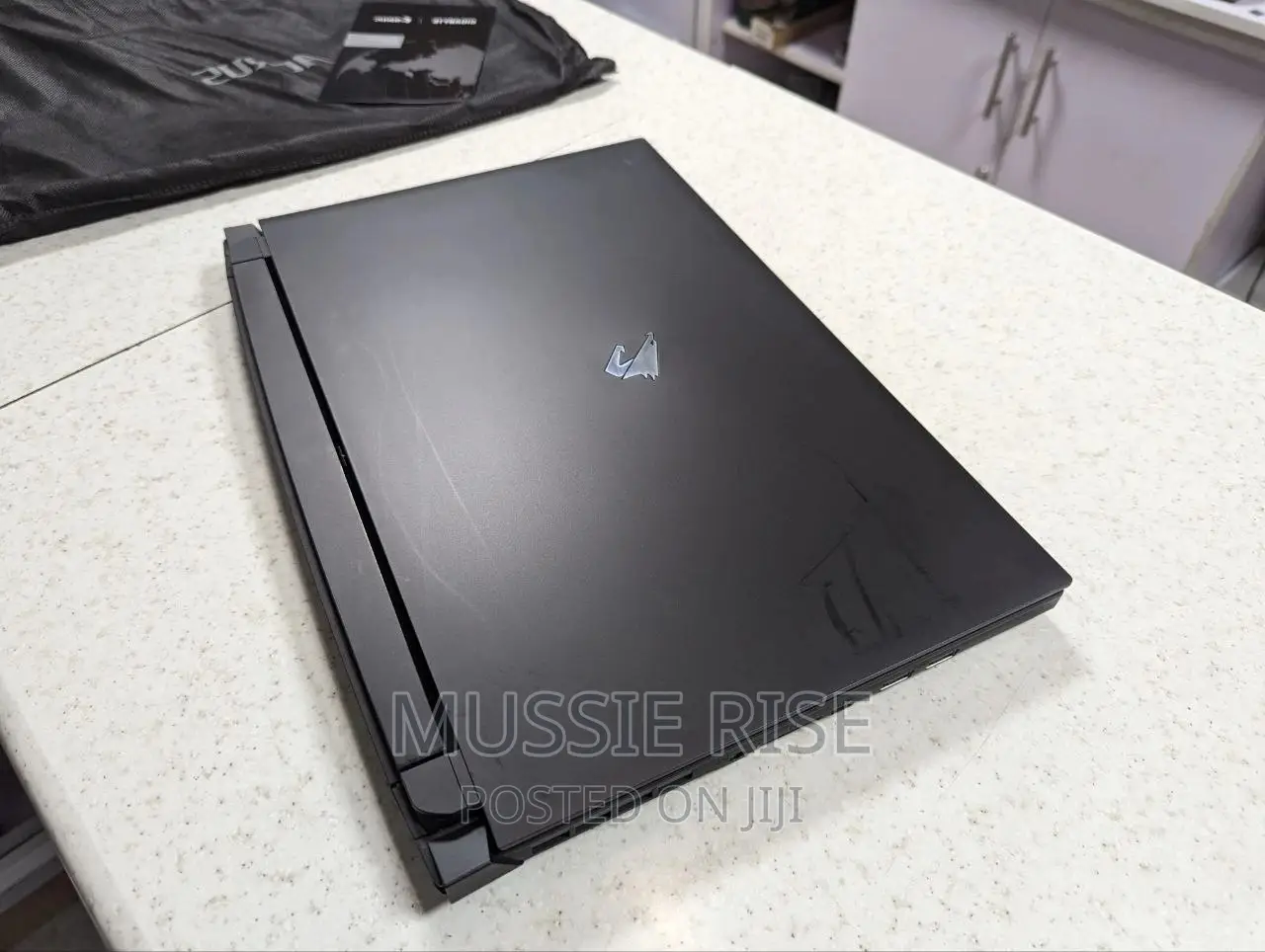 New Laptop Gigabyte AORUS 15P 16GB Intel Core I7 SSD 512GB