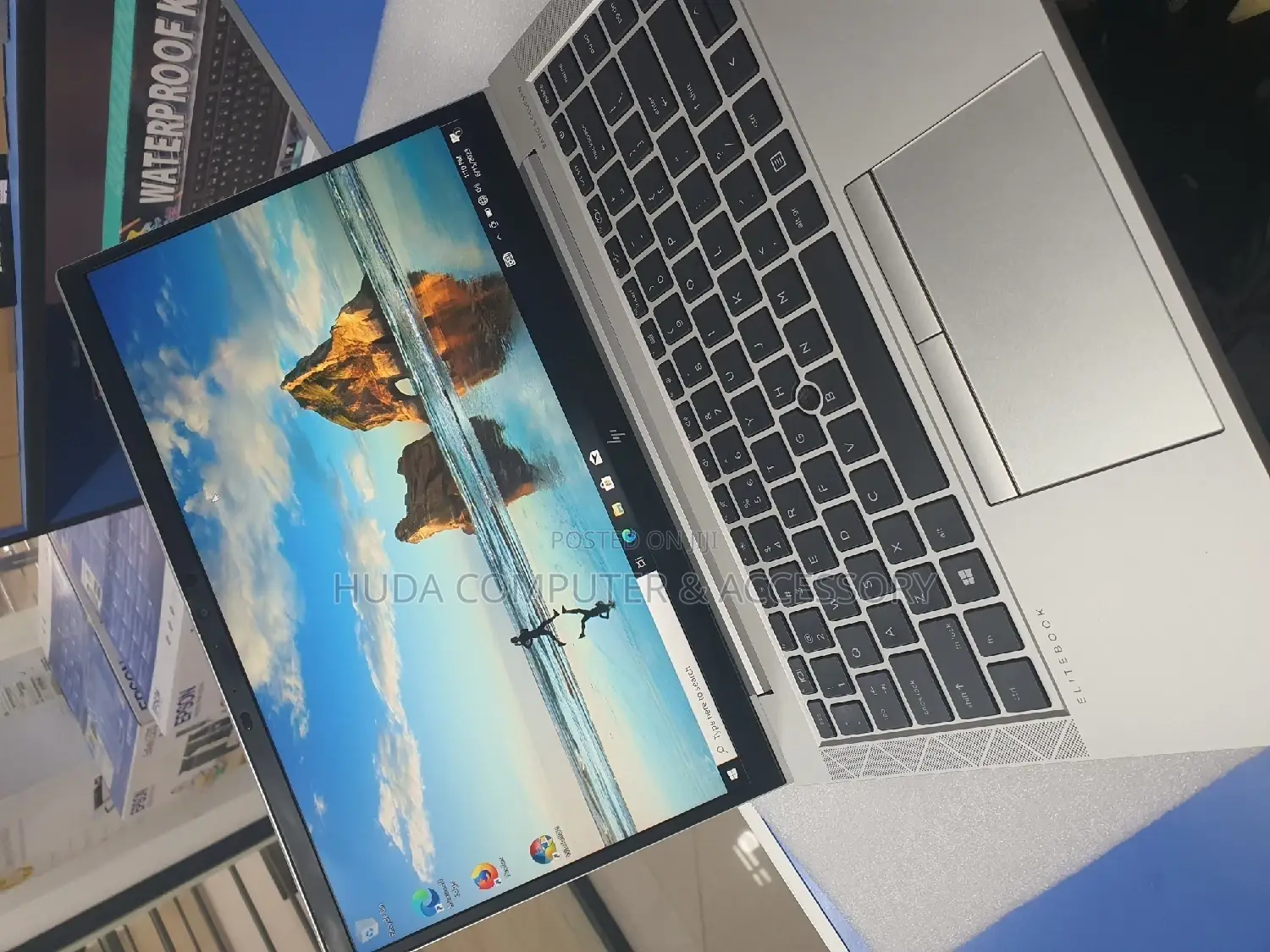 New Laptop HP EliteBook 840 G8 8GB AMD Ryzen 7 SSD 512GB