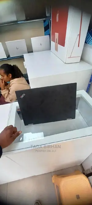 Photo - New Laptop Lenovo ThinkPad Yoga 16GB Intel Core I7 SSD 512GB