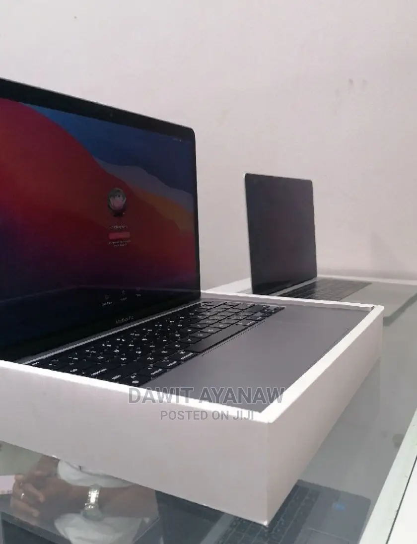 New Laptop Apple MacBook Pro 2020 M1 8GB Apple M1 SSD 256GB