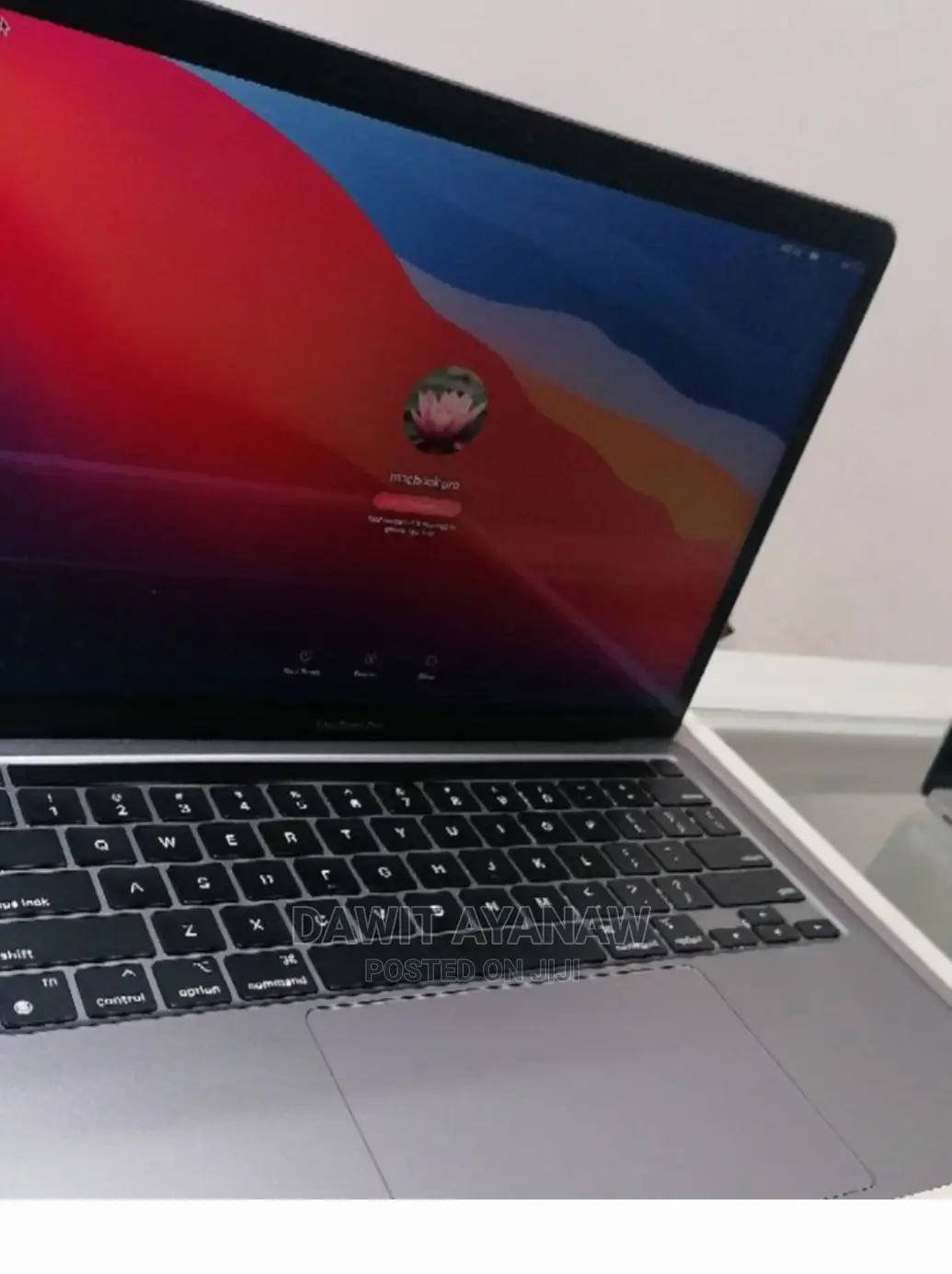 New Laptop Apple MacBook Pro 2020 M1 8GB Apple M1 SSD 256GB