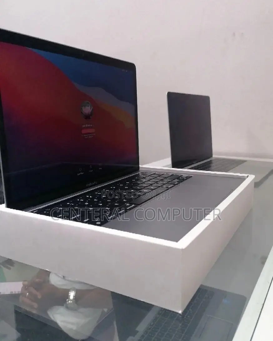 New Laptop Apple MacBook 8GB Apple M1 SSD 256GB