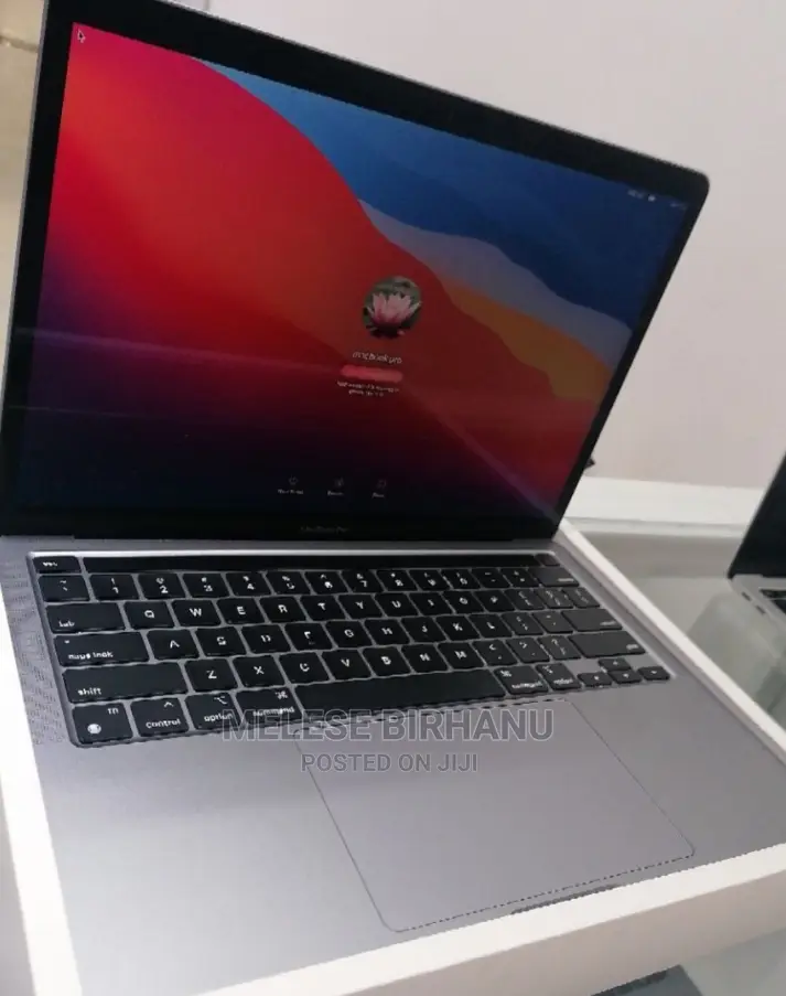 New Laptop Apple MacBook Pro 2020 8GB Intel Core i5 SSD 256GB