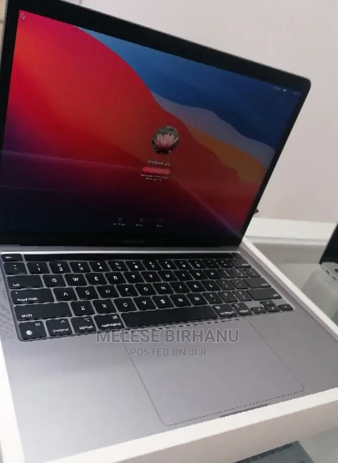 New Laptop Apple MacBook Pro 2020 8GB Intel Core i5 SSD 256GB