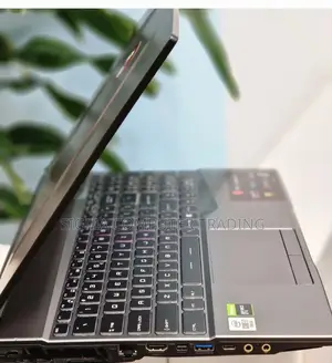 New Laptop MSI GP75 Leopard 16GB Intel Core I7 SSD 512GB