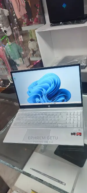 New Laptop HP Pavilion 15 8GB AMD Ryzen 5 SSD 512GB