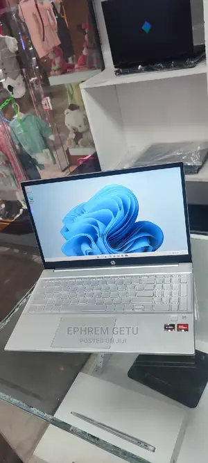 New Laptop HP Pavilion 15 8GB AMD Ryzen 5 SSD 512GB