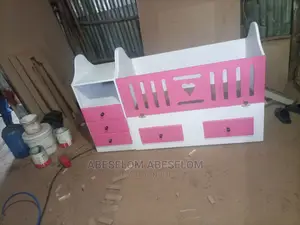 የሚያምሩ የልጃች አልጋ