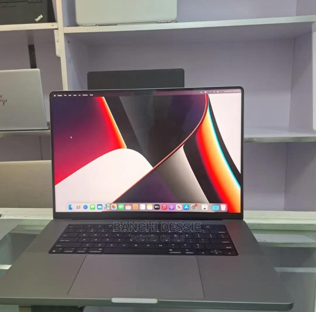 New Laptop Apple MacBook Pro M1 8GB Apple M1 SSD 256GB