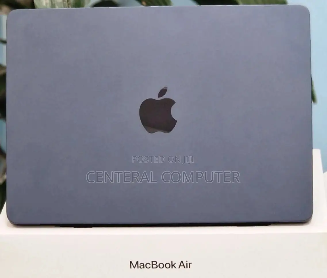 New Laptop Apple MacBook Air 2022 M2 8GB Apple M2 SSD 256GB