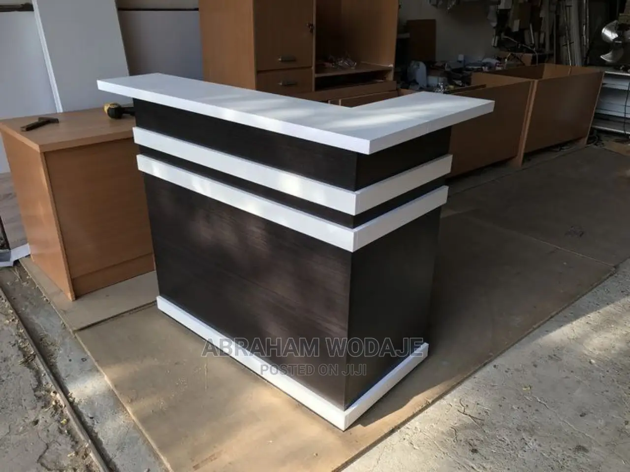 Smart Recaption Desk