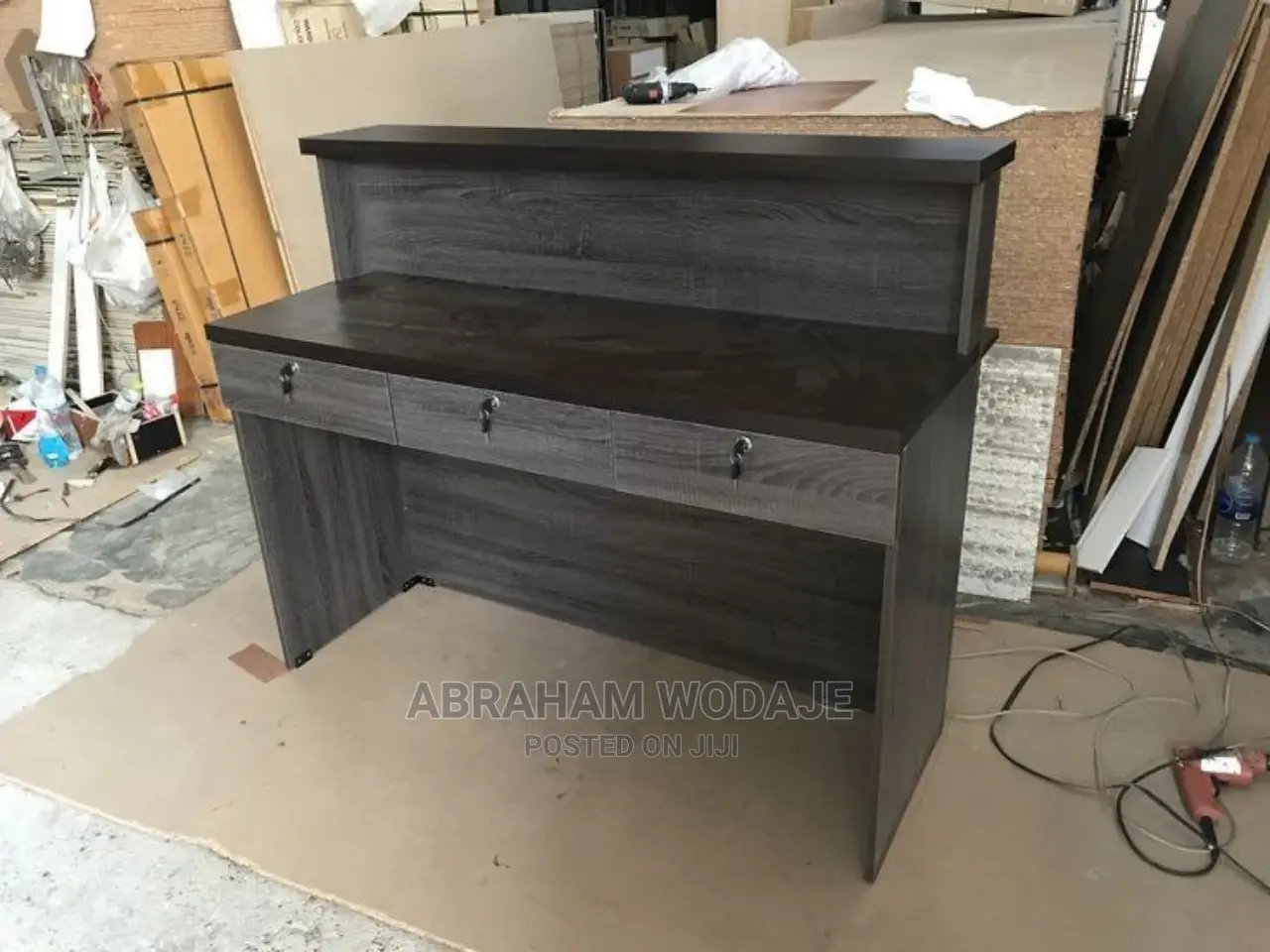 Smart Recaption Desk