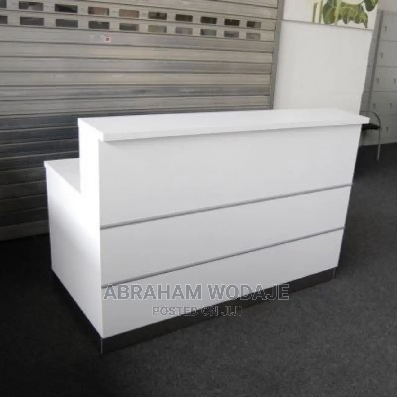 Smart Recaption Desk