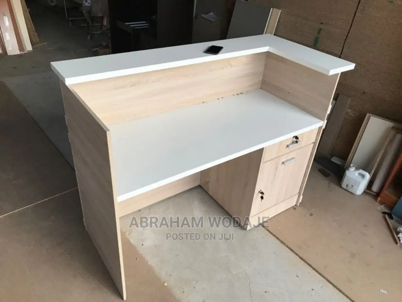 Smart Recaption Desk