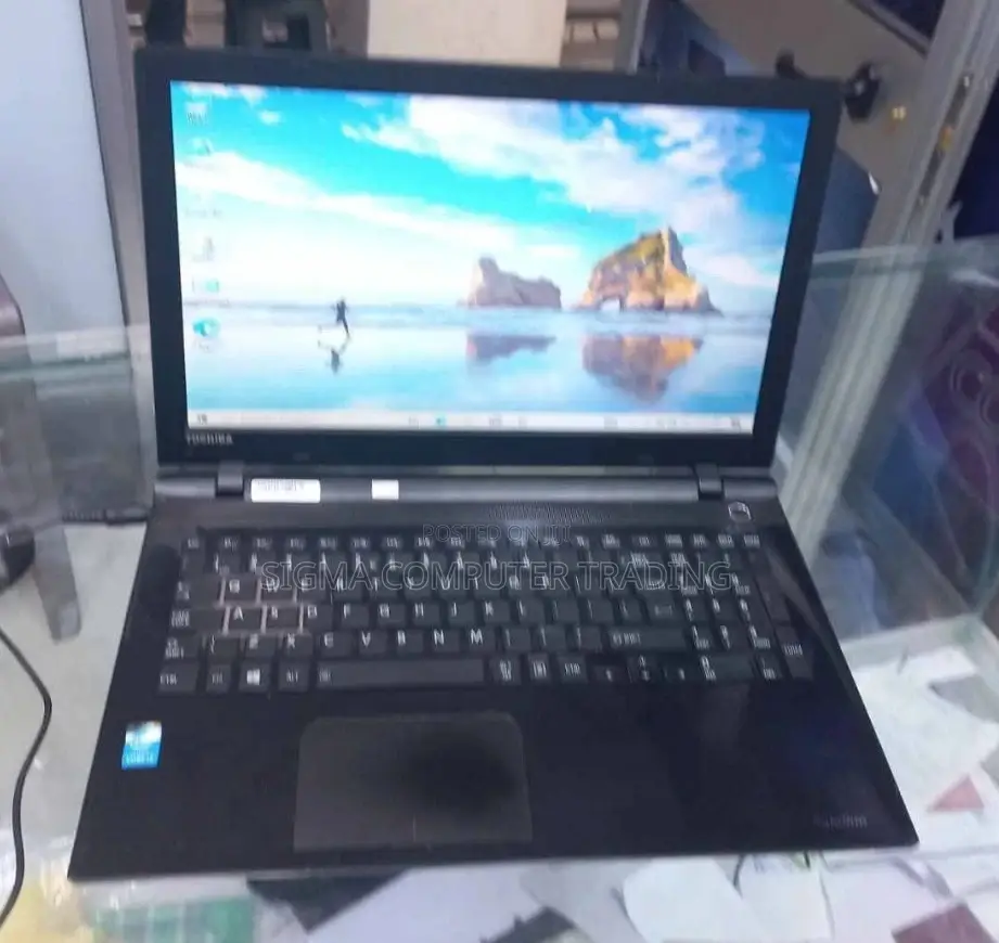 Laptop Toshiba Satellite C55 4GB Intel Core I3 HDD 500GB