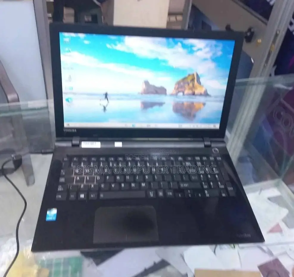 Laptop Toshiba Satellite C55 4GB Intel Core I3 HDD 500GB