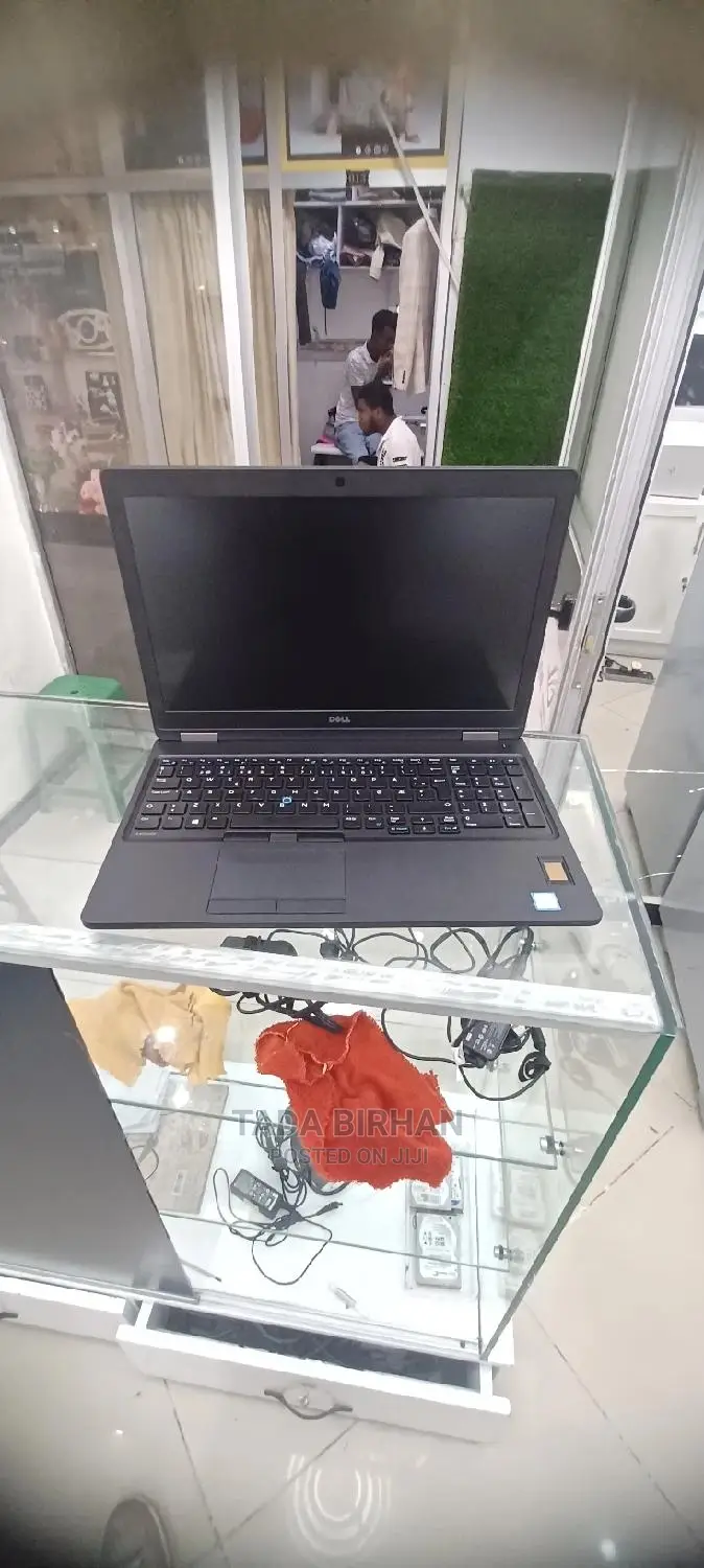 Laptop Dell Latitude 5310 16GB Intel Core I5 SSD 256GB