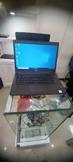 Laptop Dell Latitude 5310 8GB Intel Core I5 HDD 1T