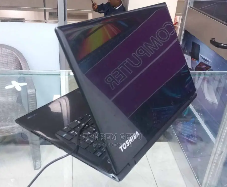 Laptop Toshiba Satellite C850 4GB Intel Core I3 HDD 500GB