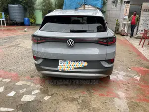 Photo - Volkswagen ID.4 2022 Silver