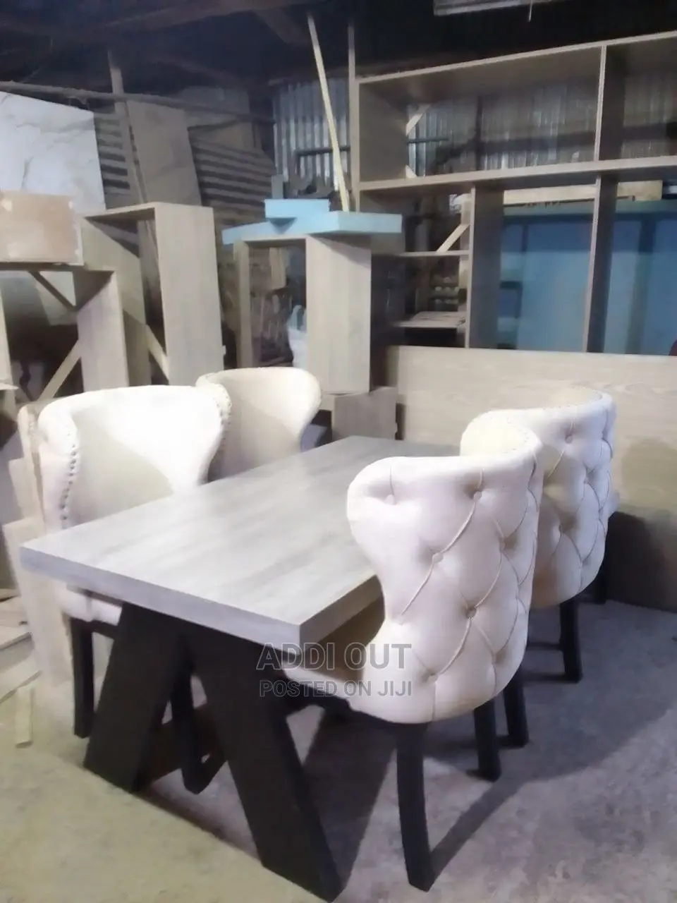 መመገቢያ ጠረጴዛ