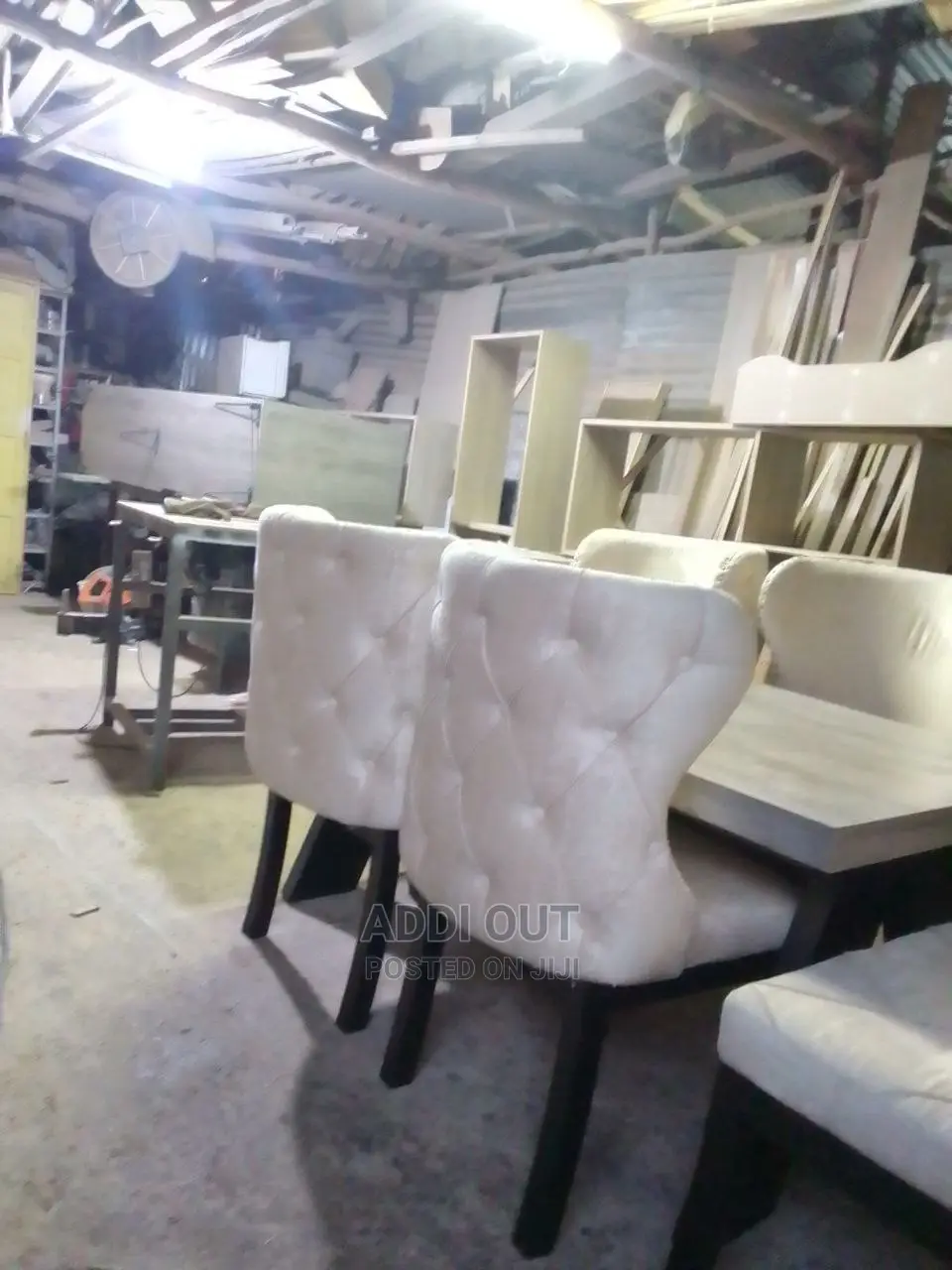 መመገቢያ ጠረጴዛ