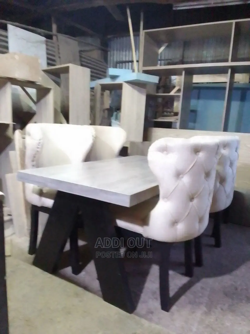 መመገቢያ ጠረጴዛ