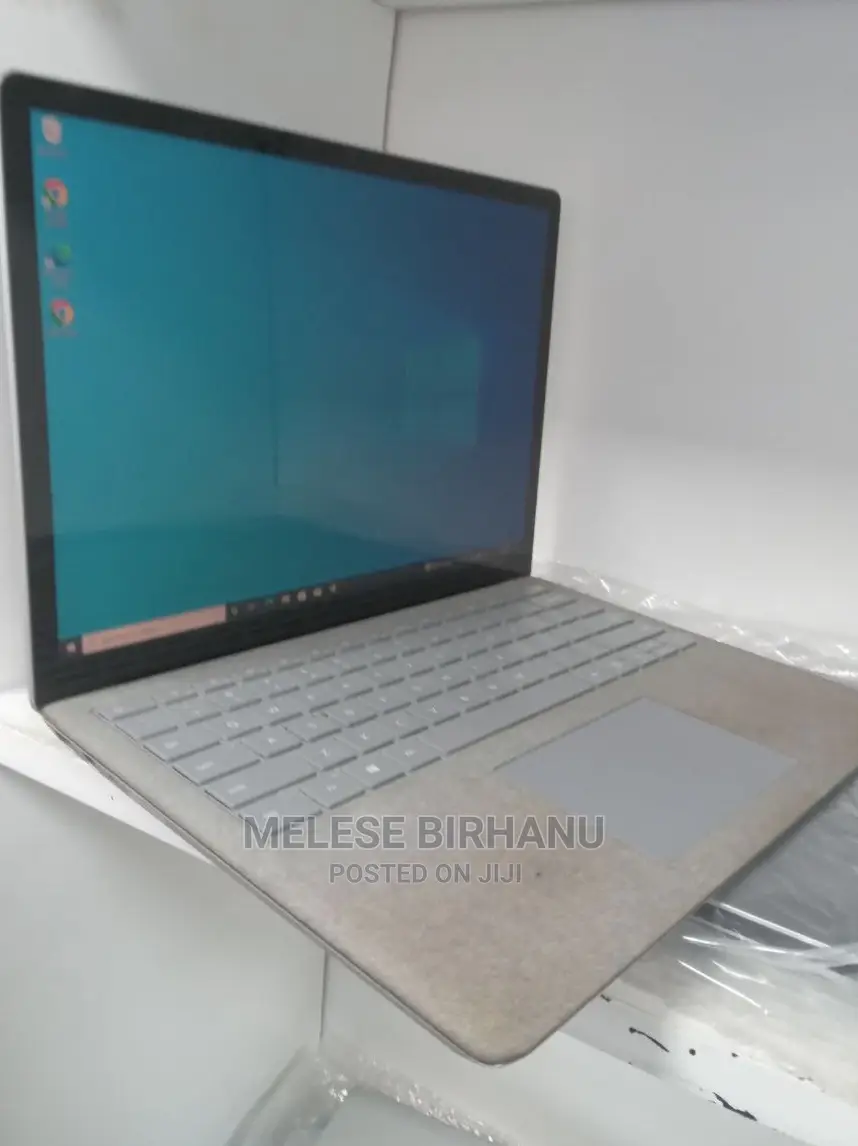 New Laptop Microsoft Surface 8GB Intel Core I5 SSD 128GB