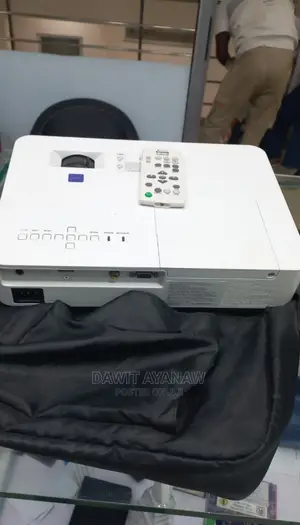 Photo - Sony Projector Dx_221