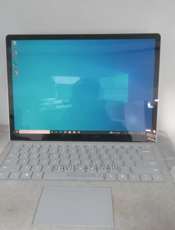 New Laptop Microsoft Surface 8GB Intel Core I5 SSD 128GB