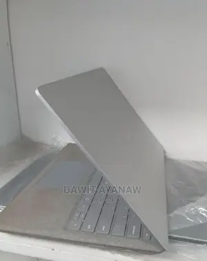 New Laptop Microsoft Surface 8GB Intel Core I5 SSD 128GB