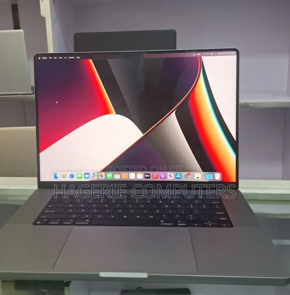 New Laptop Apple MacBook Pro 2021 M1 16GB Apple M1 Pro SSD 1T