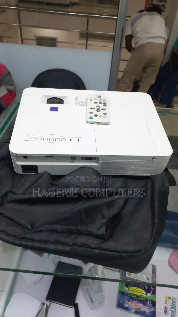 New Best SONY Pprojector Model VPL-Dx221