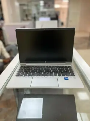 New Laptop HP EliteBook 830 G8 16GB SSD 512GB