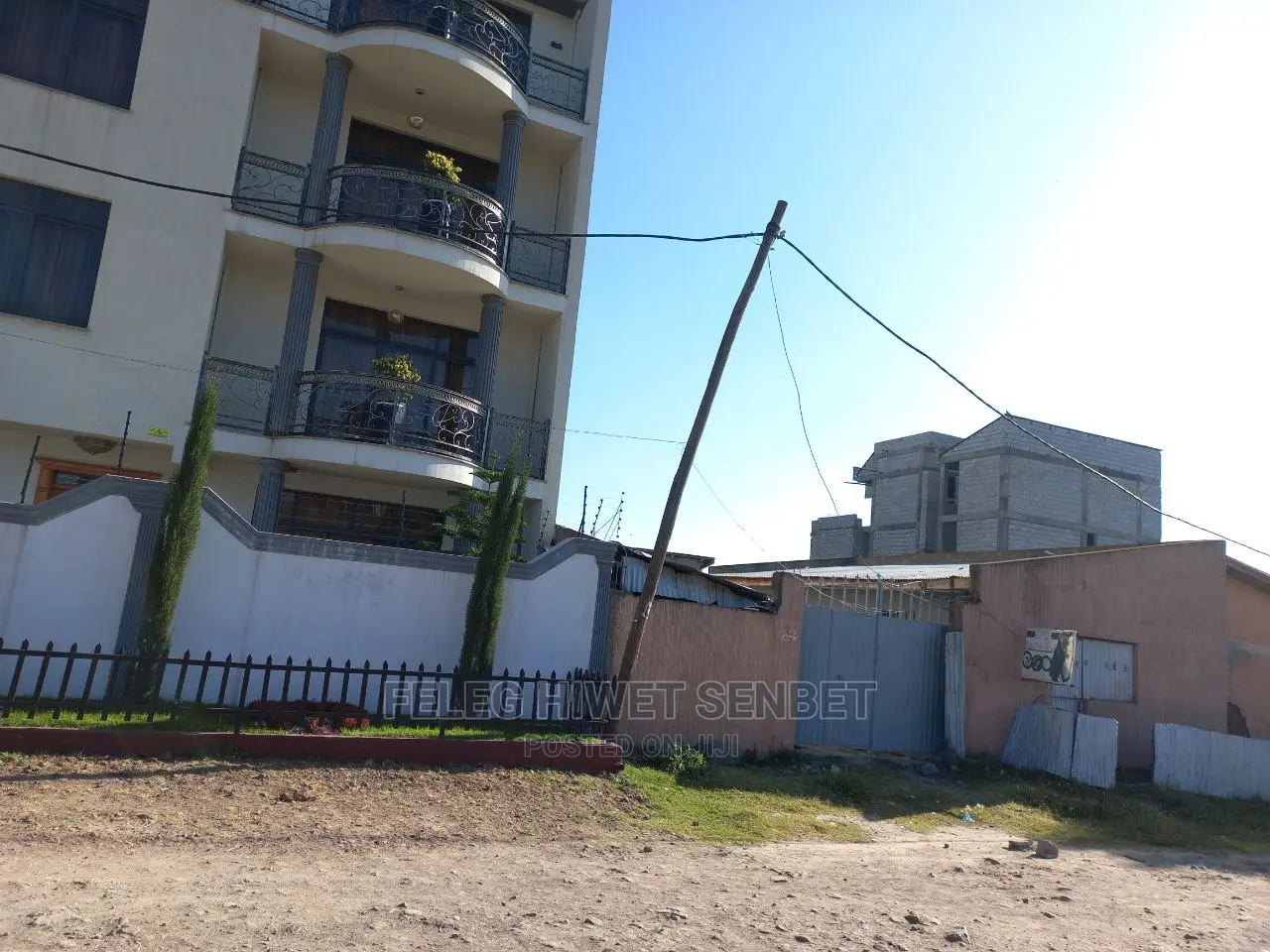 የሚሸጥ ሚያኖር ኤል ሼፕ ያለው ቦታ