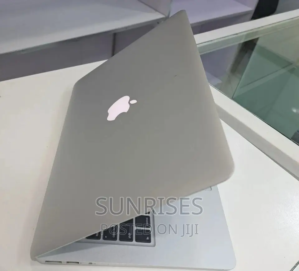 New Laptop Apple MacBook Air 2017 8GB Intel Core I5 SSD 256GB