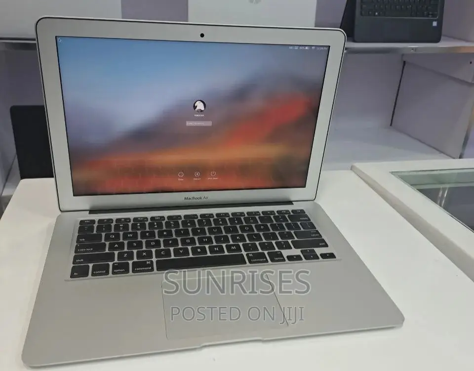 New Laptop Apple MacBook Air 2017 8GB Intel Core I5 SSD 256GB