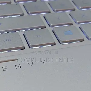 New Laptop HP Envy X360 8GB Intel Core I7 SSD 512GB