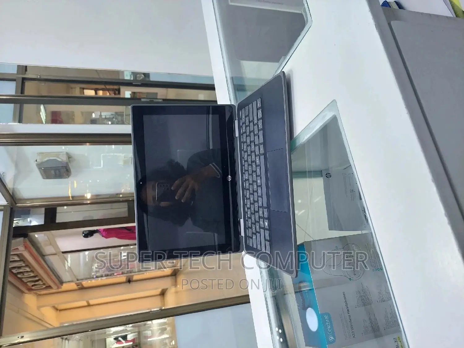 New Laptop HP X360 310 G2 8GB Intel Core I3 SSD 256GB