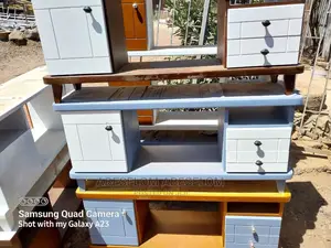 1,20c,Mቲቪ እስታንድ