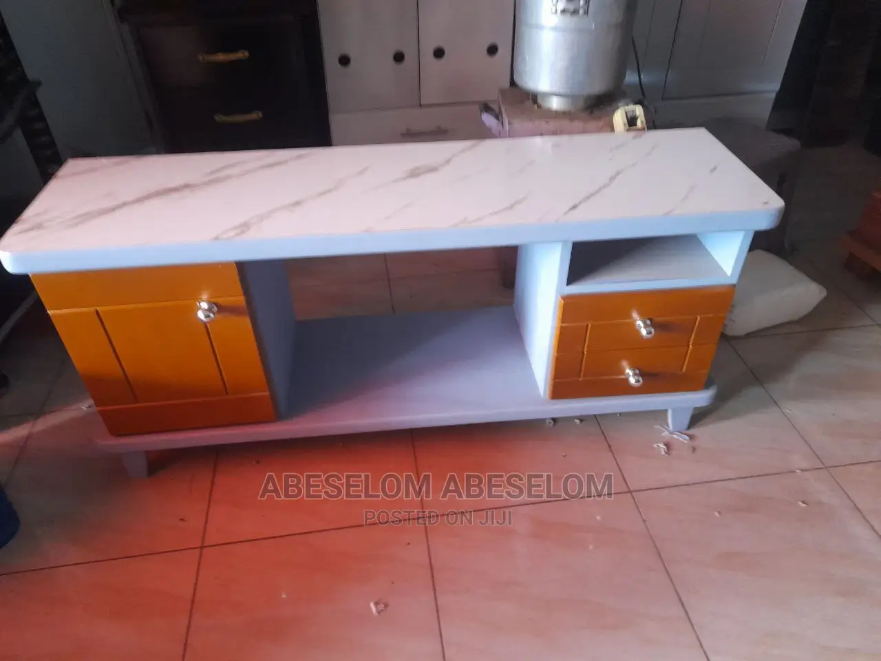 1,20c,Mቲቪ እስታንድ