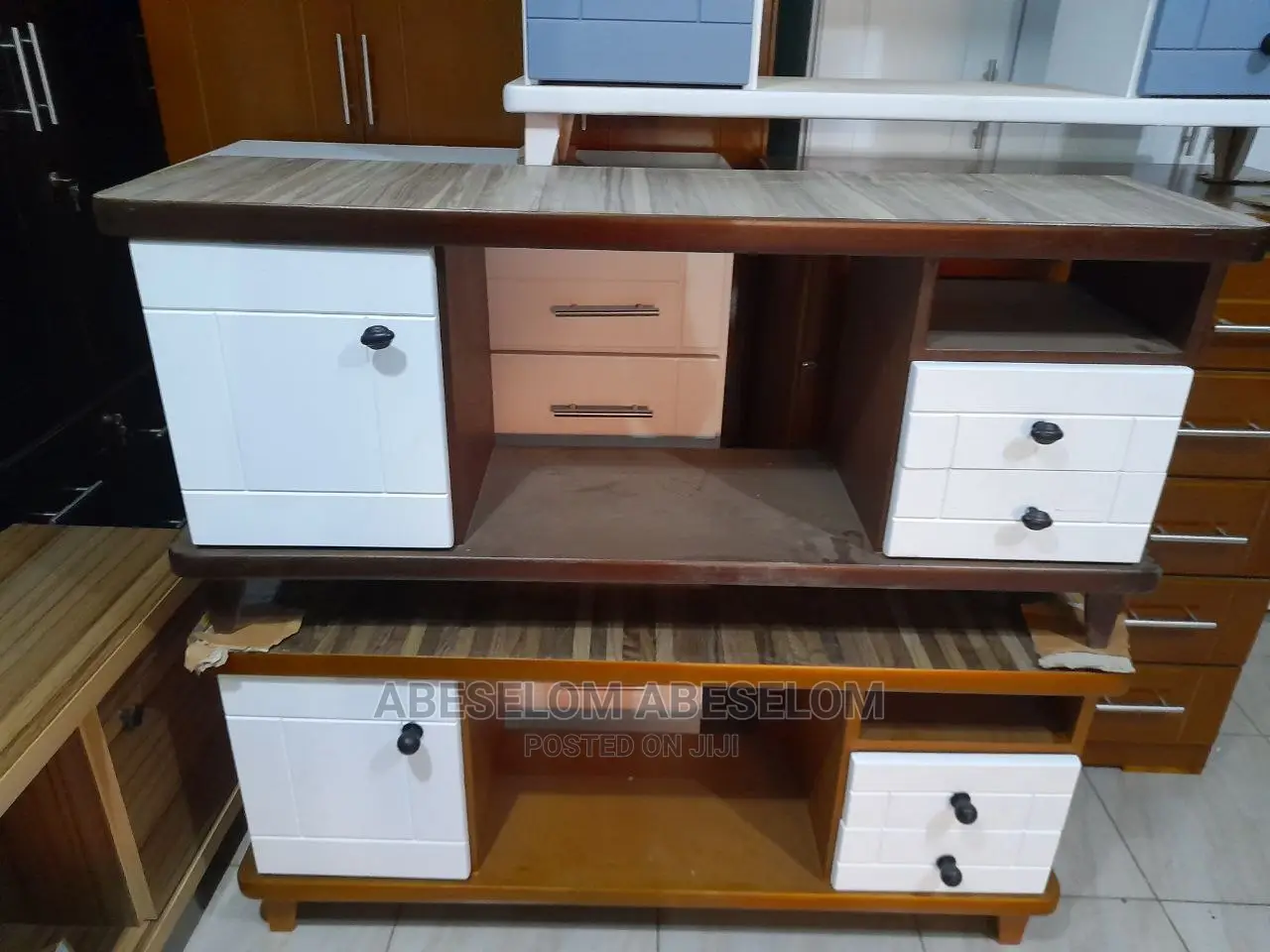 1,20c,Mቲቪ እስታንድ