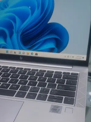 New Laptop HP EliteBook 830 G8 16GB Intel Core i7 SSD 512GB